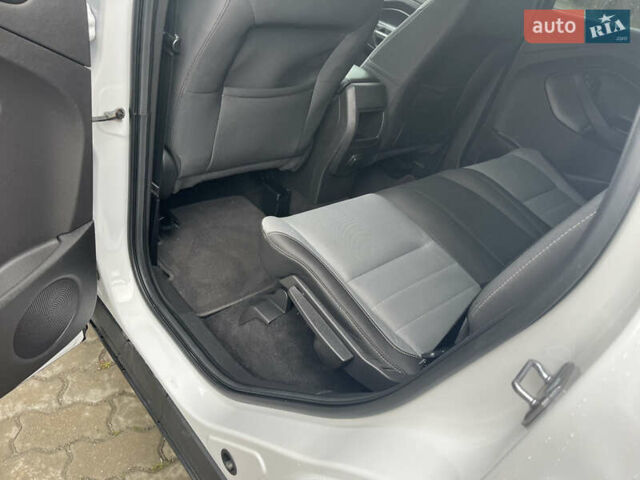 Білий Форд Ескейп, об'ємом двигуна 2.5 л та пробігом 142 тис. км за 12500 $, фото 12 на Automoto.ua