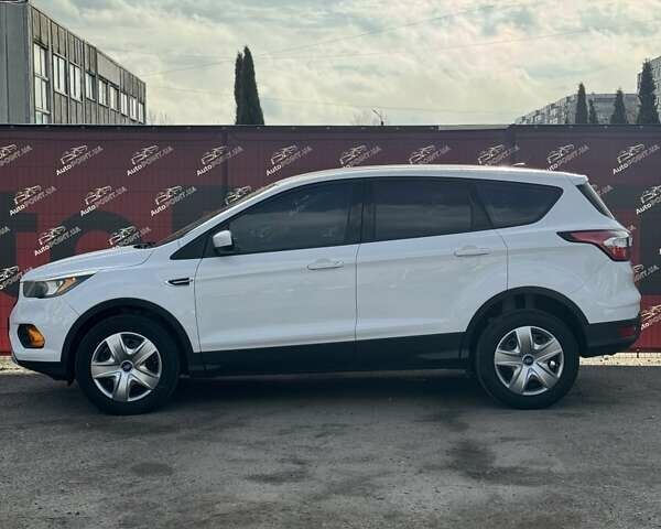 Белый Форд Эскейп, объемом двигателя 2.5 л и пробегом 132 тыс. км за 13000 $, фото 4 на Automoto.ua