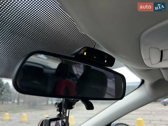 Белый Форд Эскейп, объемом двигателя 2.49 л и пробегом 115 тыс. км за 14000 $, фото 23 на Automoto.ua