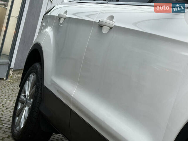 Белый Форд Эскейп, объемом двигателя 1.5 л и пробегом 169 тыс. км за 12950 $, фото 10 на Automoto.ua