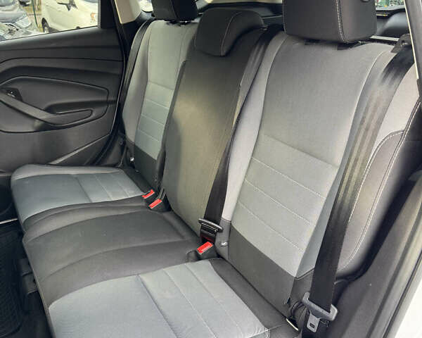 Белый Форд Эскейп, объемом двигателя 2.5 л и пробегом 132 тыс. км за 13000 $, фото 14 на Automoto.ua