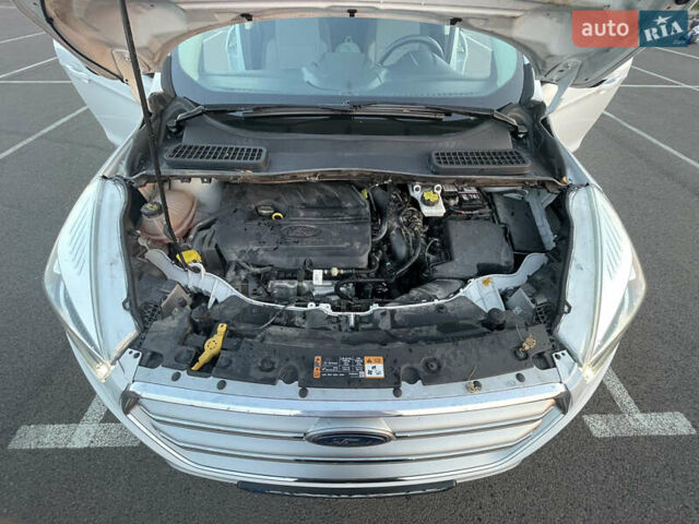 Білий Форд Ескейп, об'ємом двигуна 1.5 л та пробігом 145 тис. км за 12500 $, фото 18 на Automoto.ua