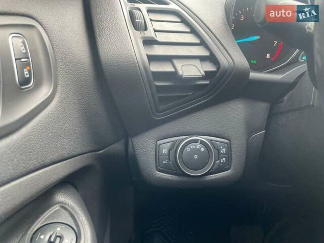 Білий Форд Ескейп, об'ємом двигуна 1.5 л та пробігом 104 тис. км за 12500 $, фото 12 на Automoto.ua