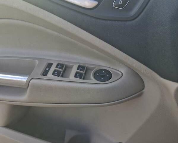 Білий Форд Ескейп, об'ємом двигуна 1.5 л та пробігом 102 тис. км за 14100 $, фото 6 на Automoto.ua