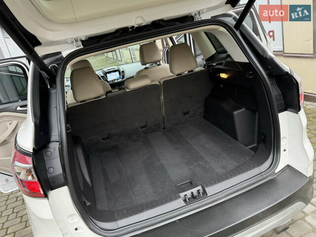 Белый Форд Эскейп, объемом двигателя 1.5 л и пробегом 169 тыс. км за 12900 $, фото 75 на Automoto.ua