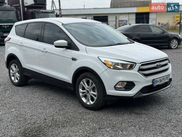 Белый Форд Эскейп, объемом двигателя 1.5 л и пробегом 121 тыс. км за 10999 $, фото 2 на Automoto.ua