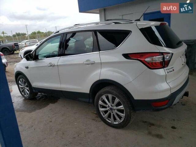 Белый Форд Эскейп, объемом двигателя 2 л и пробегом 160 тыс. км за 1900 $, фото 2 на Automoto.ua
