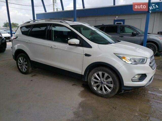 Белый Форд Эскейп, объемом двигателя 2 л и пробегом 160 тыс. км за 1900 $, фото 3 на Automoto.ua