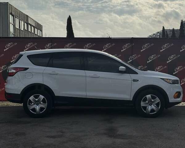 Белый Форд Эскейп, объемом двигателя 2.5 л и пробегом 132 тыс. км за 13000 $, фото 3 на Automoto.ua