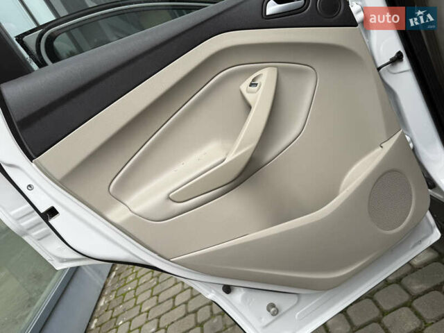 Белый Форд Эскейп, объемом двигателя 1.5 л и пробегом 169 тыс. км за 12950 $, фото 70 на Automoto.ua