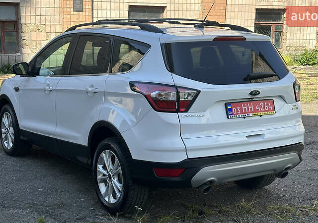 Білий Форд Ескейп, об'ємом двигуна 1.5 л та пробігом 18 тис. км за 12300 $, фото 6 на Automoto.ua