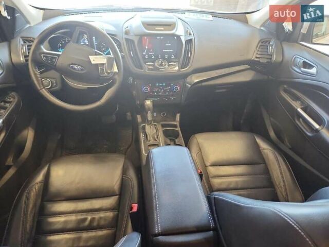 Білий Форд Ескейп, об'ємом двигуна 0 л та пробігом 98 тис. км за 2000 $, фото 7 на Automoto.ua