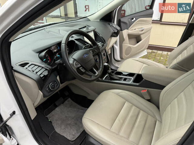 Белый Форд Эскейп, объемом двигателя 1.5 л и пробегом 169 тыс. км за 12950 $, фото 46 на Automoto.ua