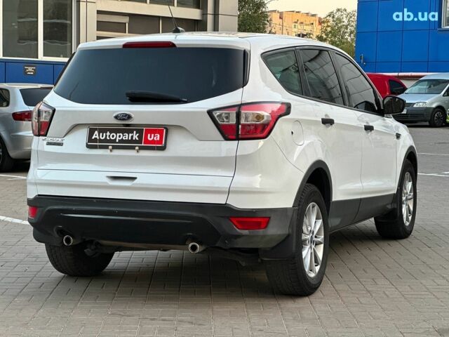 Белый Форд Эскейп, объемом двигателя 2.5 л и пробегом 111 тыс. км за 13490 $, фото 6 на Automoto.ua