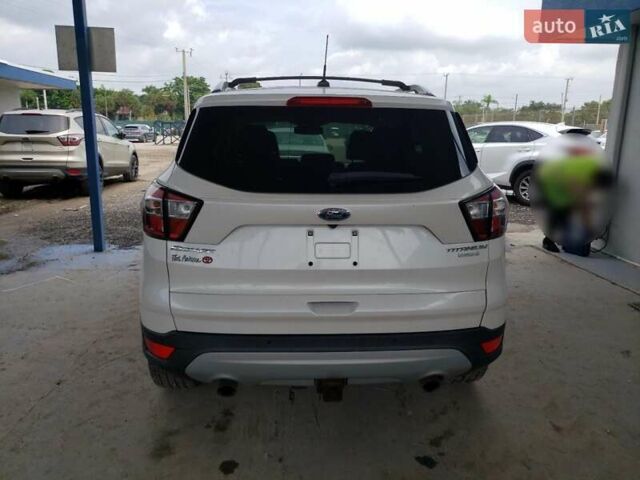 Белый Форд Эскейп, объемом двигателя 2 л и пробегом 160 тыс. км за 1900 $, фото 5 на Automoto.ua