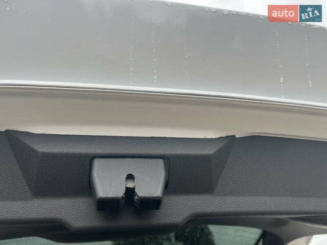 Білий Форд Ескейп, об'ємом двигуна 2.5 л та пробігом 142 тис. км за 12500 $, фото 6 на Automoto.ua
