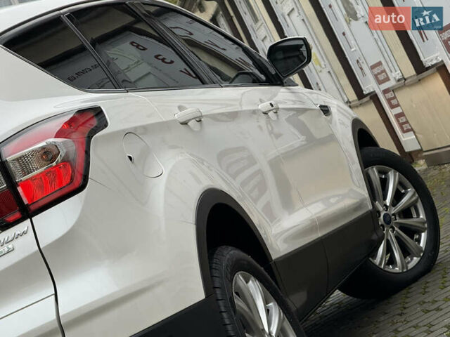 Белый Форд Эскейп, объемом двигателя 1.5 л и пробегом 169 тыс. км за 12950 $, фото 39 на Automoto.ua