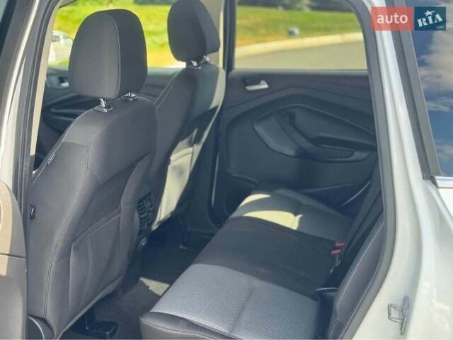 Білий Форд Ескейп, об'ємом двигуна 1.5 л та пробігом 115 тис. км за 9000 $, фото 4 на Automoto.ua