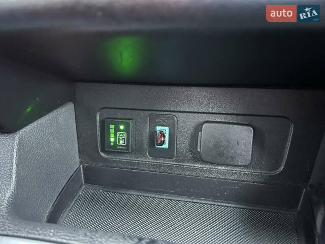 Белый Форд Эскейп, объемом двигателя 2.49 л и пробегом 115 тыс. км за 14000 $, фото 20 на Automoto.ua