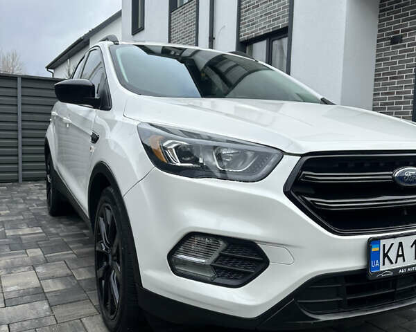 Білий Форд Ескейп, об'ємом двигуна 1.5 л та пробігом 126 тис. км за 16000 $, фото 20 на Automoto.ua