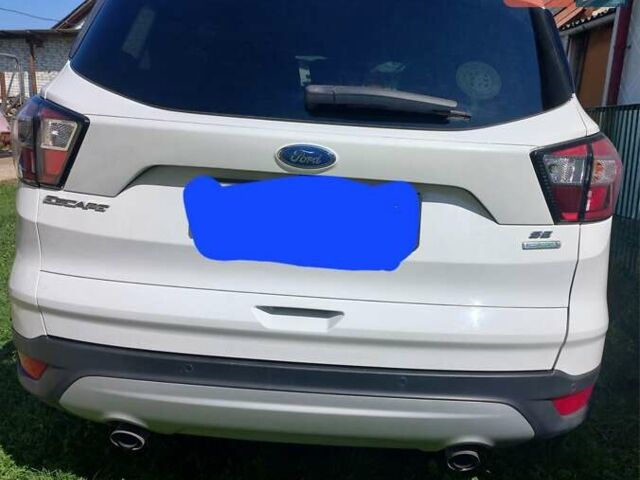 Белый Форд Эскейп, объемом двигателя 1.5 л и пробегом 195 тыс. км за 13250 $, фото 4 на Automoto.ua