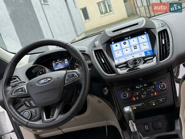 Белый Форд Эскейп, объемом двигателя 1.5 л и пробегом 169 тыс. км за 12950 $, фото 73 на Automoto.ua