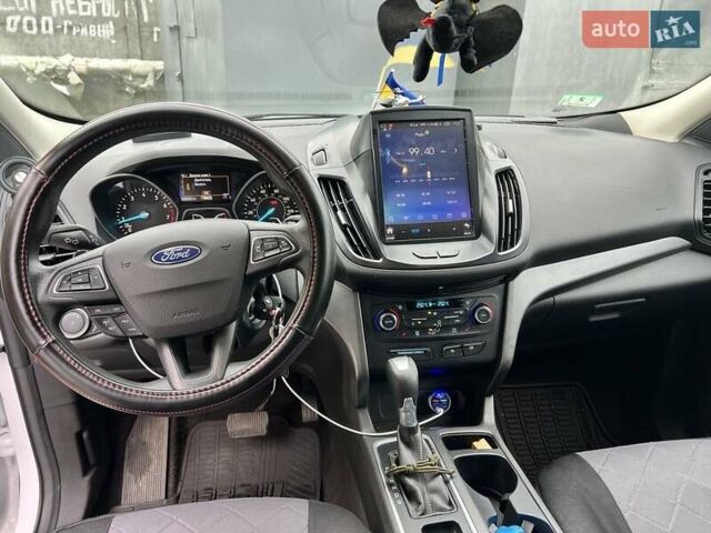 Белый Форд Эскейп, объемом двигателя 1.5 л и пробегом 158 тыс. км за 13800 $, фото 14 на Automoto.ua