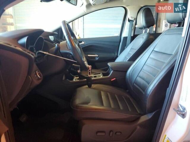Белый Форд Эскейп, объемом двигателя 2 л и пробегом 94 тыс. км за 2300 $, фото 6 на Automoto.ua