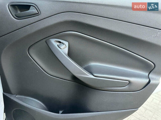 Белый Форд Эскейп, объемом двигателя 2.5 л и пробегом 111 тыс. км за 13490 $, фото 15 на Automoto.ua