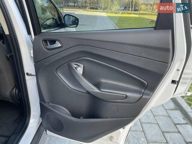 Білий Форд Ескейп, об'ємом двигуна 1.5 л та пробігом 267 тис. км за 10450 $, фото 29 на Automoto.ua