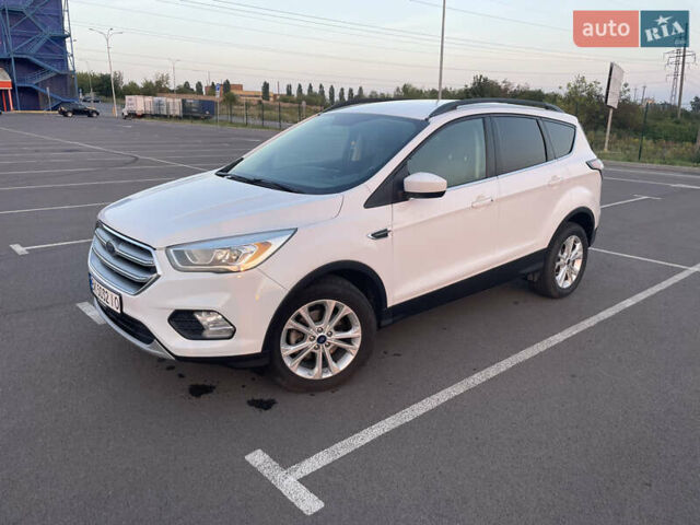 Білий Форд Ескейп, об'ємом двигуна 1.5 л та пробігом 145 тис. км за 12500 $, фото 2 на Automoto.ua