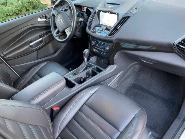 Білий Форд Ескейп, об'ємом двигуна 2 л та пробігом 58 тис. км за 3700 $, фото 9 на Automoto.ua