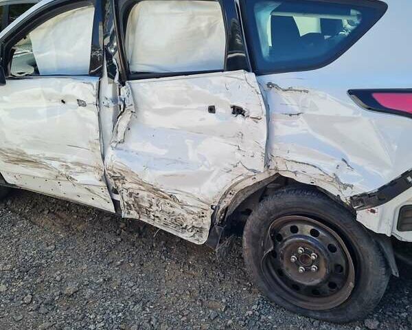 Белый Форд Эскейп, объемом двигателя 2.5 л и пробегом 170 тыс. км за 7000 $, фото 5 на Automoto.ua