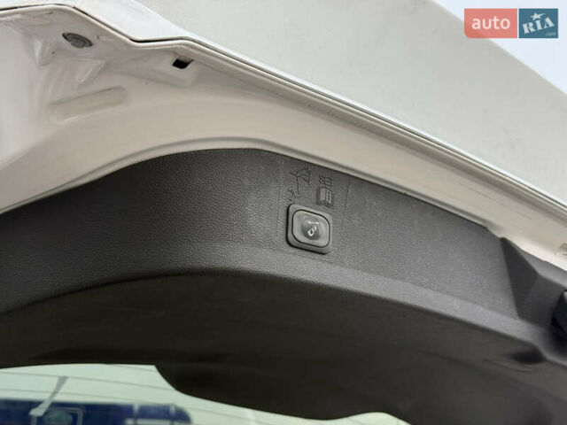 Білий Форд Ескейп, об'ємом двигуна 1.5 л та пробігом 144 тис. км за 13200 $, фото 22 на Automoto.ua