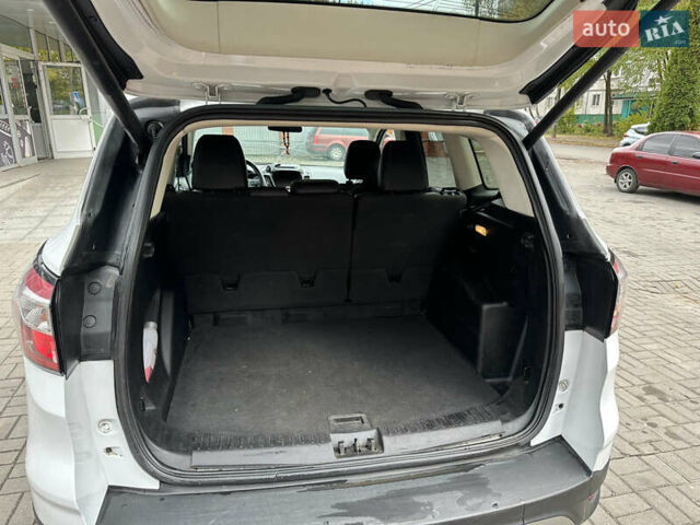 Белый Форд Эскейп, объемом двигателя 1.5 л и пробегом 95 тыс. км за 11500 $, фото 10 на Automoto.ua