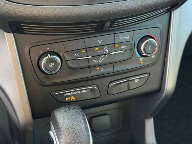 Белый Форд Эскейп, объемом двигателя 2.5 л и пробегом 90 тыс. км за 9000 $, фото 13 на Automoto.ua