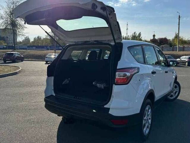 Белый Форд Эскейп, объемом двигателя 2.5 л и пробегом 90 тыс. км за 9000 $, фото 17 на Automoto.ua