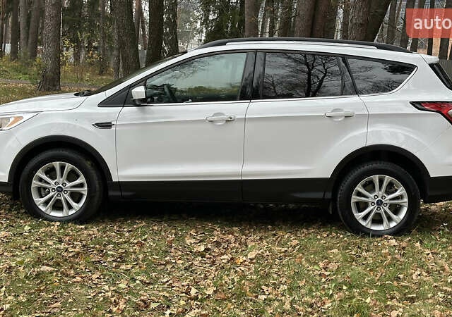 Білий Форд Ескейп, об'ємом двигуна 1.5 л та пробігом 180 тис. км за 11300 $, фото 7 на Automoto.ua