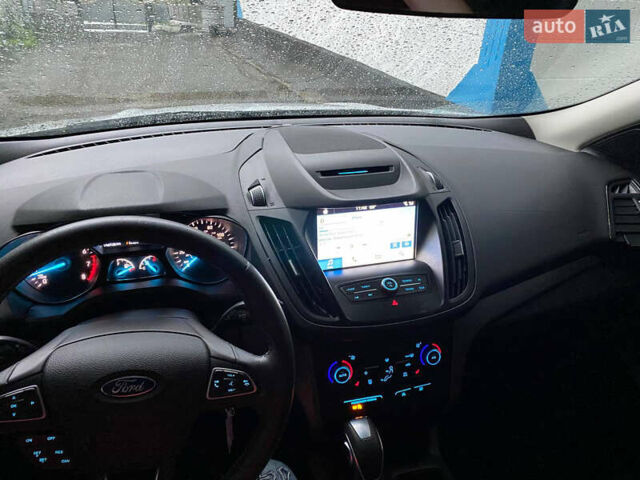 Белый Форд Эскейп, объемом двигателя 1.5 л и пробегом 52 тыс. км за 14900 $, фото 1 на Automoto.ua