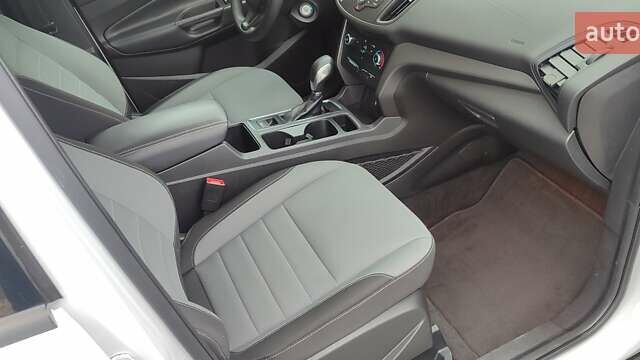 Белый Форд Эскейп, объемом двигателя 2.5 л и пробегом 113 тыс. км за 13900 $, фото 29 на Automoto.ua