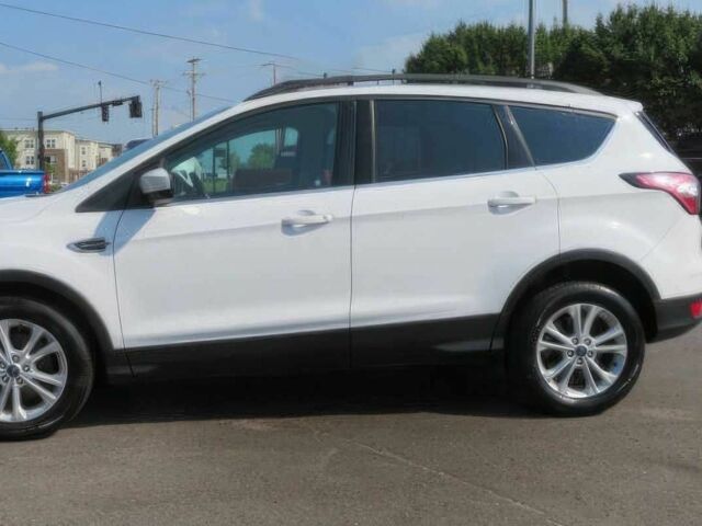 Белый Форд Эскейп, объемом двигателя 1.5 л и пробегом 49 тыс. км за 6900 $, фото 4 на Automoto.ua