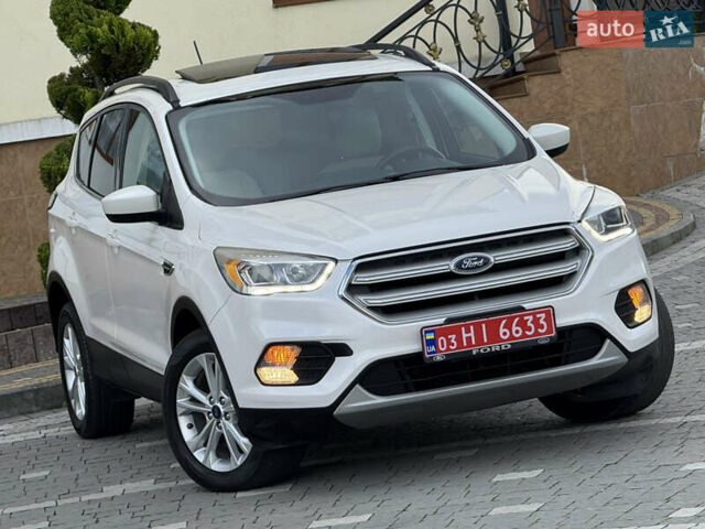 Белый Форд Эскейп, объемом двигателя 1.5 л и пробегом 130 тыс. км за 13400 $, фото 14 на Automoto.ua