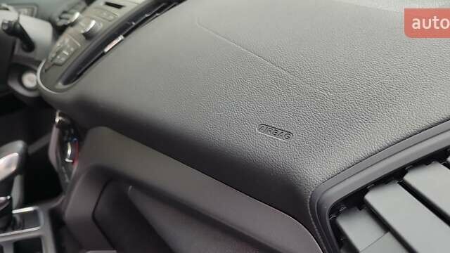 Белый Форд Эскейп, объемом двигателя 2.5 л и пробегом 113 тыс. км за 13900 $, фото 31 на Automoto.ua