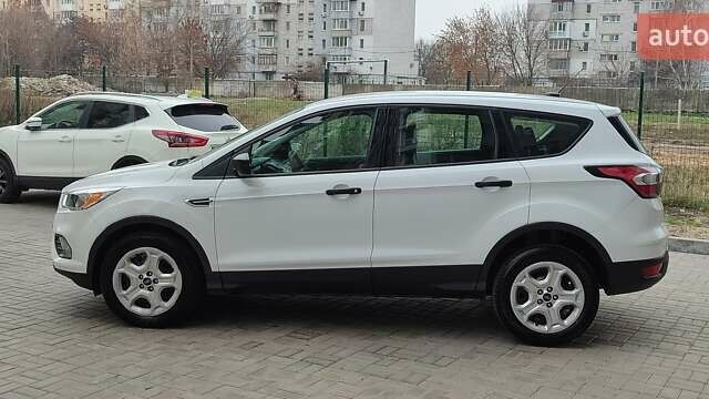 Белый Форд Эскейп, объемом двигателя 2.5 л и пробегом 113 тыс. км за 13900 $, фото 9 на Automoto.ua