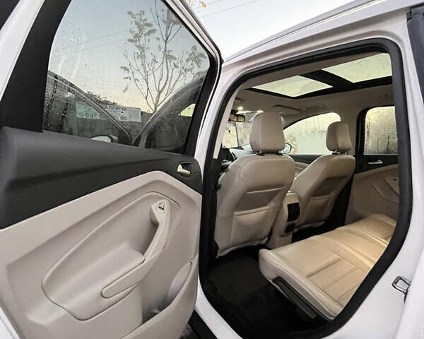 Белый Форд Эскейп, объемом двигателя 2 л и пробегом 93 тыс. км за 22000 $, фото 17 на Automoto.ua