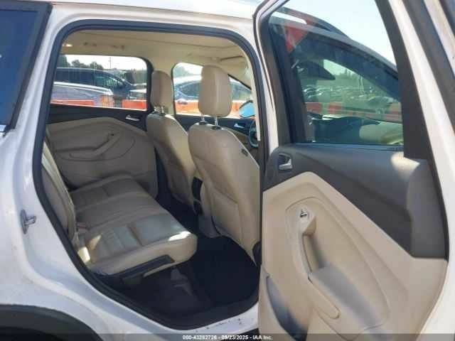 Белый Форд Эскейп, объемом двигателя 2 л и пробегом 65 тыс. км за 8000 $, фото 7 на Automoto.ua