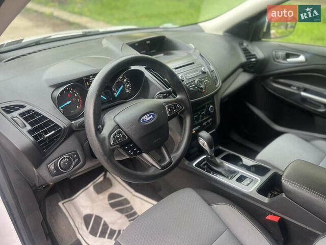 Белый Форд Эскейп, объемом двигателя 1.5 л и пробегом 181 тыс. км за 13200 $, фото 9 на Automoto.ua