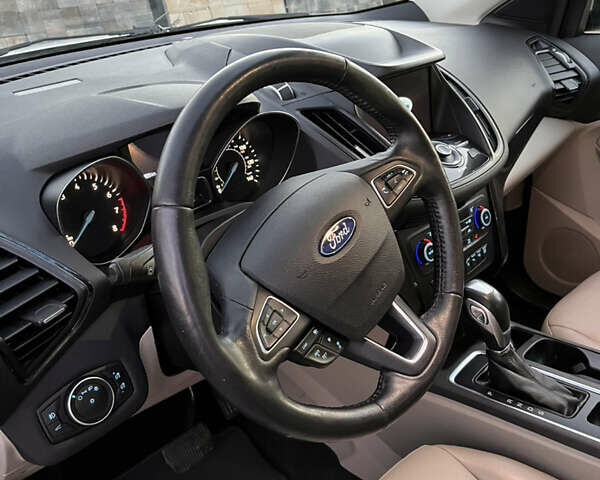 Белый Форд Эскейп, объемом двигателя 2 л и пробегом 93 тыс. км за 22000 $, фото 35 на Automoto.ua