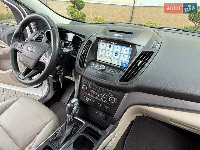 Белый Форд Эскейп, объемом двигателя 1.5 л и пробегом 130 тыс. км за 13400 $, фото 59 на Automoto.ua