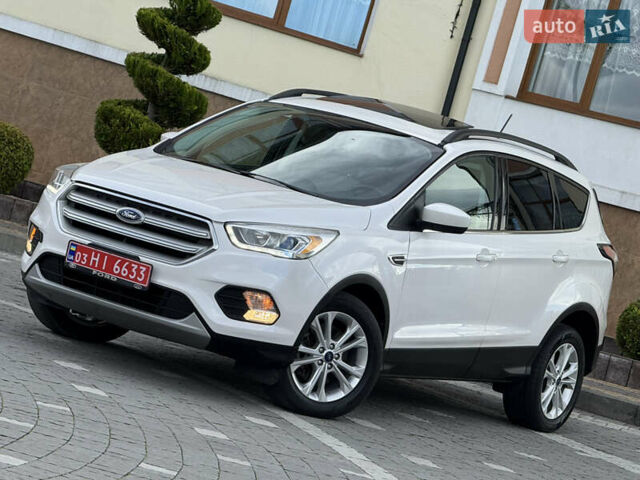 Белый Форд Эскейп, объемом двигателя 1.5 л и пробегом 130 тыс. км за 13400 $, фото 4 на Automoto.ua
